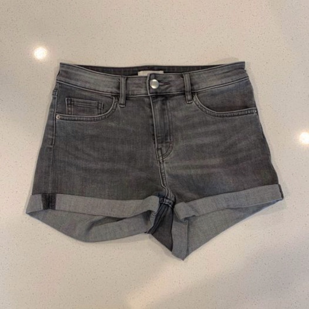 Women's Mid-Rise Grey Shorts (Size 4)
